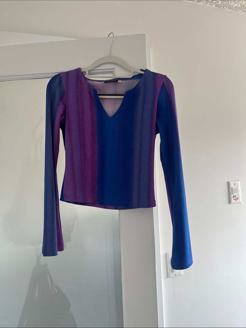 Long-Sleeve V-Neck Gradient Top in Purple and Blue